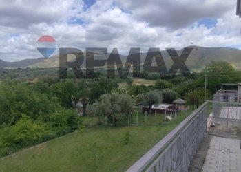 Vista delle montagne - Appartamento VIA GIOVANNI TINTO
 
34, Fara in Sabina - foto 7