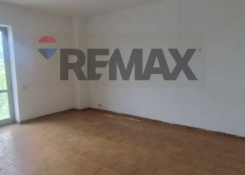 Stanza vuota - Appartamento VIA GIOVANNI TINTO
 
34, Fara in Sabina - foto 13
