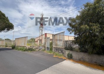 Edificio all\'aperto - Capannone Via Degli Iris, Augusta - foto 4