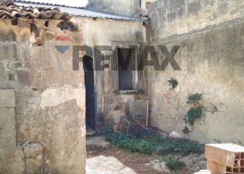 Casa all\'aperto - Independent house Via Francesco Accolla
 
19, Floridia - photo 5
