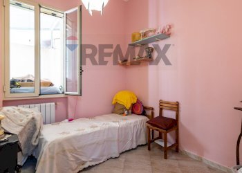 Camera / camera da letto - Four-room apartment via Magnisi
 
38, Priolo Gargallo - photo 2