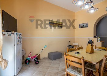 Sala da pranzo - Four-room apartment via Magnisi
 
38, Priolo Gargallo - photo 13