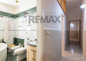 Bagno - Four-room apartment via Magnisi
 
38, Priolo Gargallo - photo 37