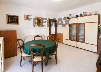 Sala da pranzo - Trilocale Via Umberto Giordano
 
2, Bergamo - foto 5