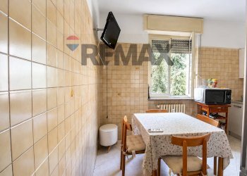 Sala da pranzo - Trilocale Via Umberto Giordano
 
2, Bergamo - foto 8