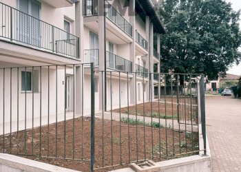 Edificio all\'aperto - Three-room apartment via delle grazie
 
33, Albuzzano - photo 2