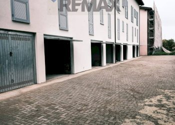 Edificio all\'aperto - Three-room apartment via delle grazie
 
33, Albuzzano - photo 41