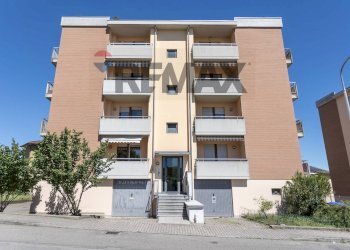 Edificio all\'aperto - Quadrilocale via sandro pertini
 
8, Salsomaggiore Terme - foto 2