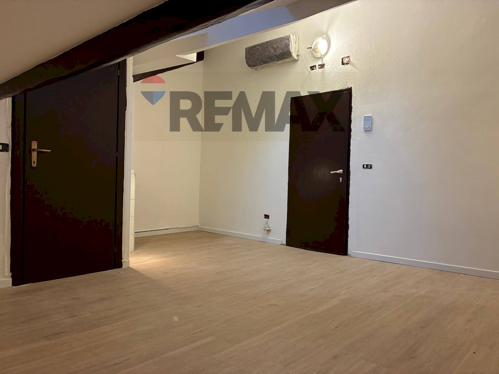 Stanza vuota - One-room apartment via Mercantini
24, Milano - photo 3