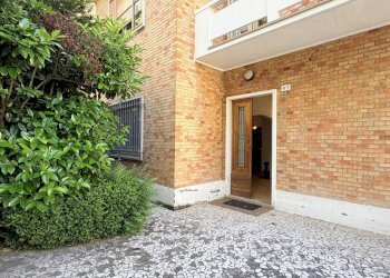 Foto 1 - Trilocale Viale Monfalcone
 
47, Pesaro - foto 1