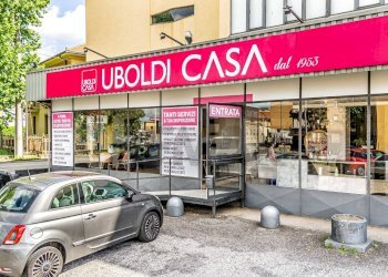 Edificio all\'aperto - Locale Commerciale Unità d'Italia
120, Olgiate Olona - foto 2