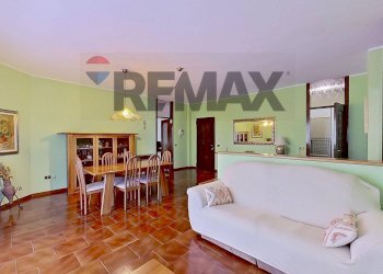Sala da pranzo - Three-room apartment VIA FERRINI
 
50, Busto Arsizio - photo 10
