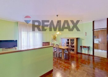 Sala da pranzo - Three-room apartment VIA FERRINI
 
50, Busto Arsizio - photo 12