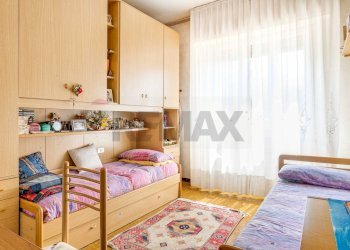 Camera / camera da letto - Trilocale via marche
 
11, Cassano Magnago - foto 12