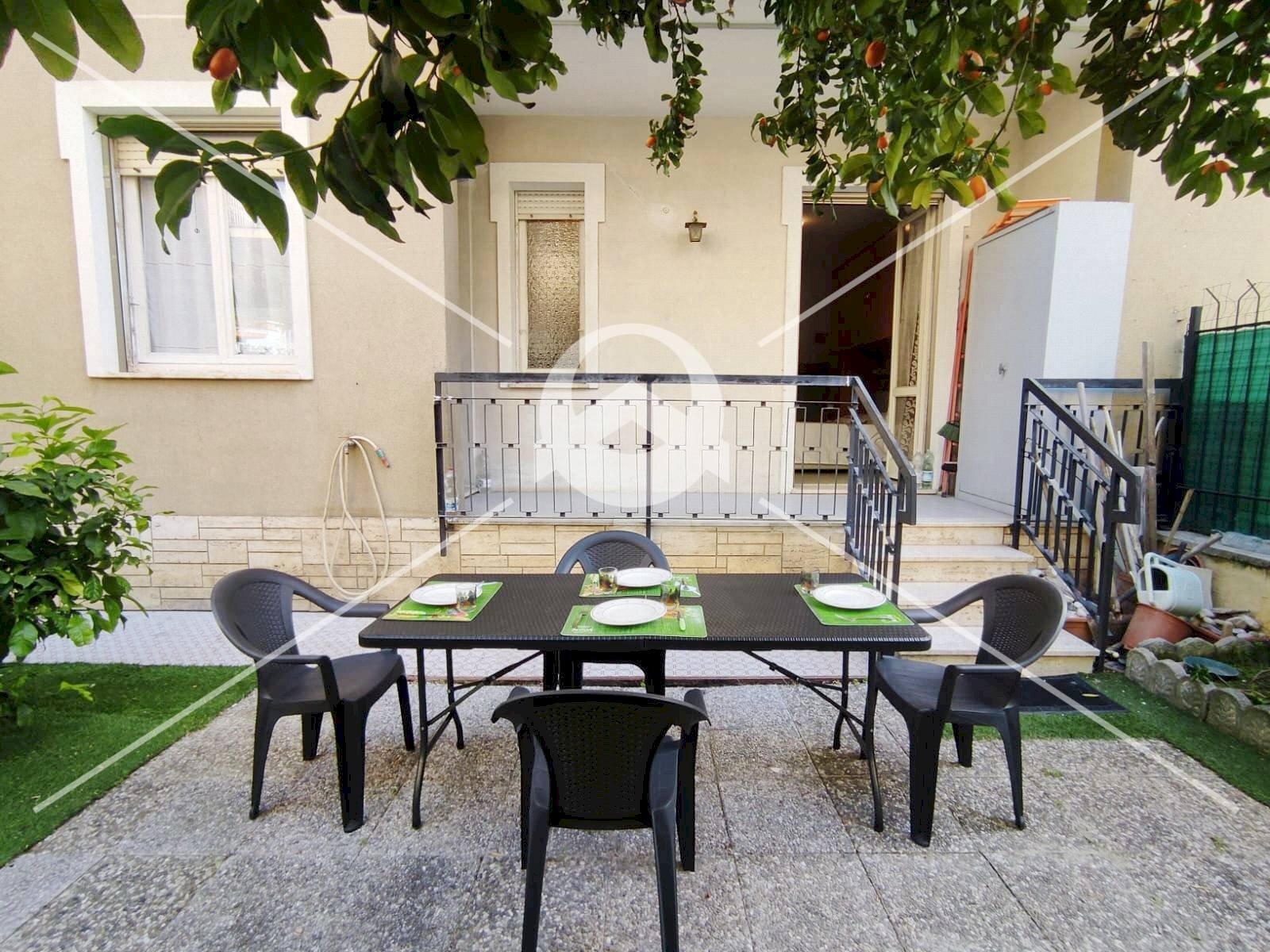 Foto 1 - Bilocale Via Tevere
 
11, Borghetto Santo Spirito - foto 1