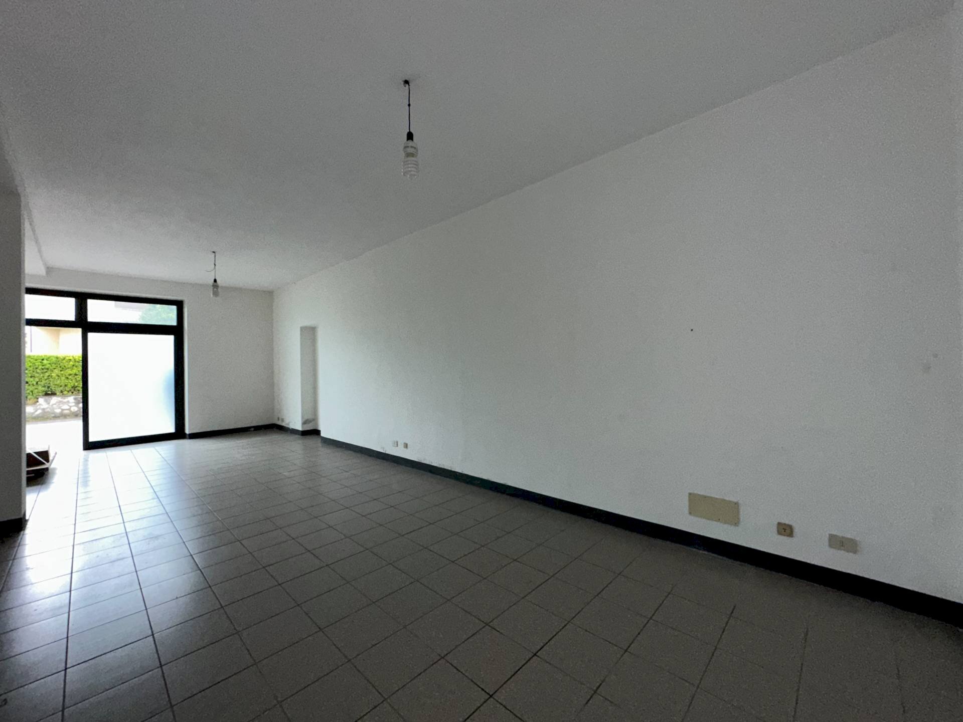 Foto 1 - Warehouse segrominio in monte, Capannori - photo 1