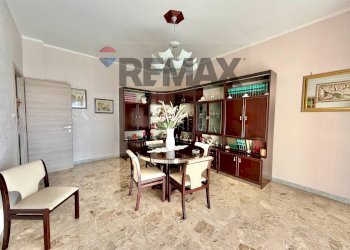 Sala da pranzo - Three-room apartment VIALE DELLA REPUBBLICA
 
76, Calvizzano - photo 7