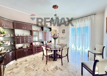 Sala da pranzo - Three-room apartment VIALE DELLA REPUBBLICA
 
76, Calvizzano - photo 10