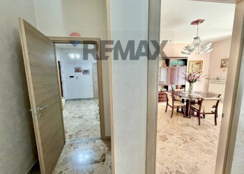 Hall / corridoio - Three-room apartment VIALE DELLA REPUBBLICA
 
76, Calvizzano - photo 15