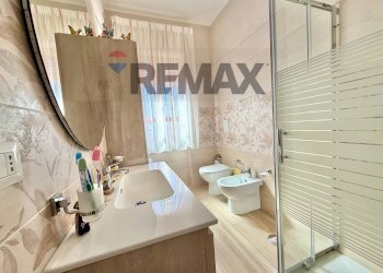 Bagno - Three-room apartment VIALE DELLA REPUBBLICA
 
76, Calvizzano - photo 28