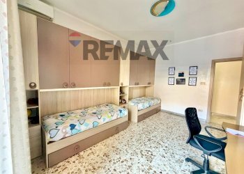 Camera / camera da letto - Three-room apartment VIALE DELLA REPUBBLICA
 
76, Calvizzano - photo 34