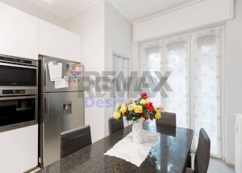 Sala da pranzo - Trilocale via privata golfo degli aranci
 
21, Milano - foto 20