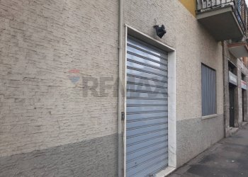 Edificio all\'aperto - Negozio Sesto San Giovanni - foto 1