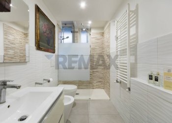 Bagno - Bilocale Via Pier Francesco Mola
 
22, Milano - foto 15