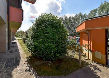 Edificio all\'aperto - Trilocale VIA BAMBINI DI BESLAN
 
14, San Giuliano Milanese - foto 5