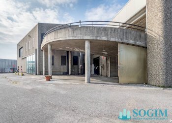 Foto 13 - Commercial Premises Via Marconi
 
39, Arosio - photo 13