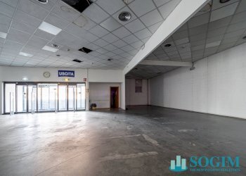 Foto 19 - Commercial Premises Via Marconi
 
39, Arosio - photo 19