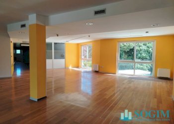 Interno stabile_13 - Stable - Palace Via Madonna
 
10, Guanzate - photo 15