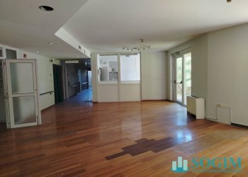 Interno stabile_16 - Stable - Palace Via Madonna
 
10, Guanzate - photo 18