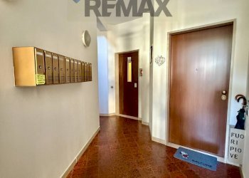 Hall / corridoio - Three-room apartment Via Degli Orti Romani
 
13, Cremona - photo 23