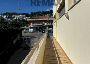 Balcone - Three-room apartment Montesilvano - photo 3