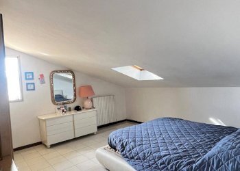 Camera / camera da letto - Three-room apartment Montesilvano - photo 19
