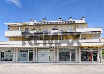 Edificio all\'aperto - Three-room apartment Via G. Verrotti
 
37, Montesilvano - photo 1
