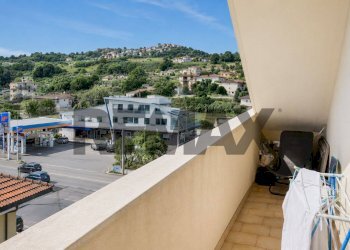 Balcone - Three-room apartment Via G. Verrotti
 
37, Montesilvano - photo 2