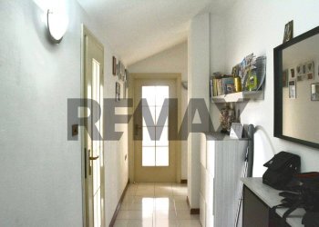 Hall / corridoio - Three-room apartment Via G. Verrotti
 
37, Montesilvano - photo 20