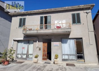Foto 1 - Casa indipendente Piazza Costantino Tamanti
 
35/36/37, Fermo - foto 1