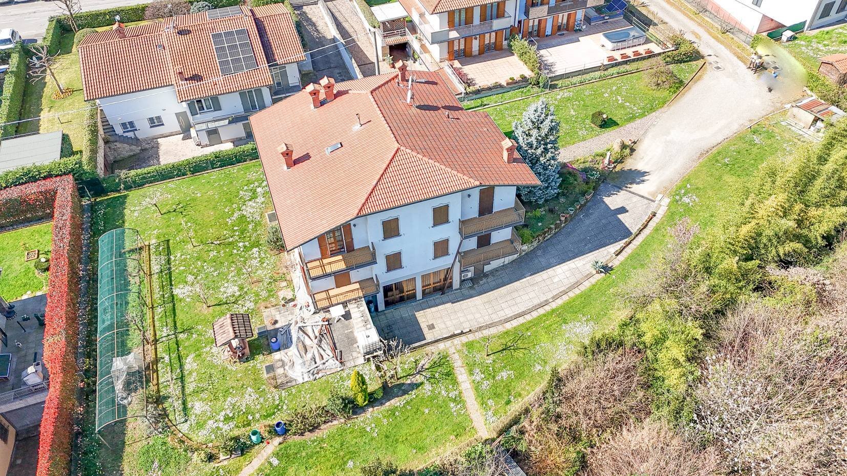 Foto 1 - Villa VIA GARIBALDI
 
16, Ambivere - photo 1