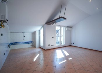 Foto 14 - Attic VIA ZIGNONI
 
1, Bergamo - photo 14