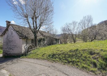 ESTERNA - Rustico via Tezzola
 
4, Rota d'Imagna - foto 5