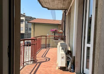 ESTERNA - Office Piazza Don P Todeschini
 
35, Brembate - photo 3