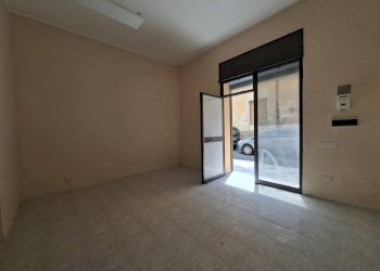 Foto 2 - Magazzino VIA LUIGI CASTIELLO
 
132, Casagiove - foto 2