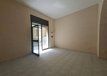 Foto 3 - Magazzino VIA LUIGI CASTIELLO
 
132, Casagiove - foto 3