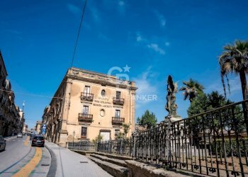 Foto 12 - Stable - Palace Via Roma
 
165 167 169, Caltagirone - photo 12