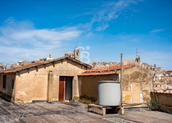 Foto 98 - Stable - Palace Via Roma
 
165 167 169, Caltagirone - photo 98