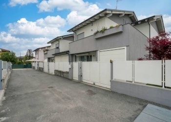 Facciata - Three-room apartment via Alcide De Gasperi, Martinengo - photo 27