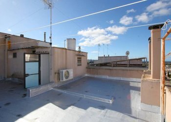 Terrazzo - Four-room apartment via Nizza, Parabita - photo 31